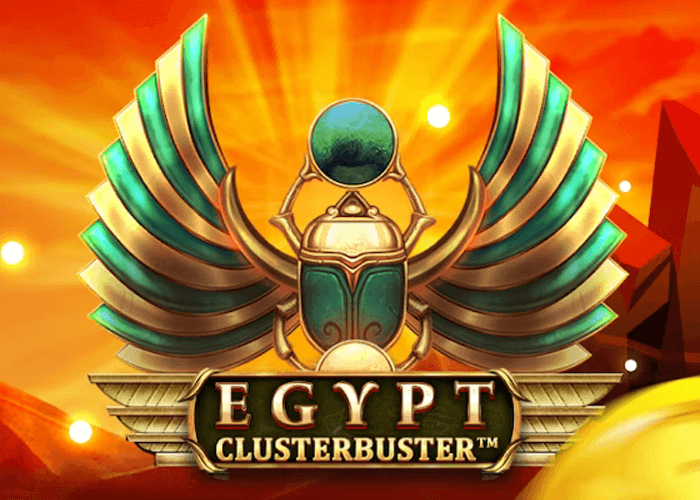 ilustração de um escaravelho dourado com a logo do jogo de caça-níquel Egypt Clusterbuster.